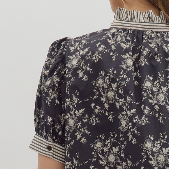 Women's Black Floral Puff Sleeve Top Entro Size Medium NWT - Picture 5 of 7